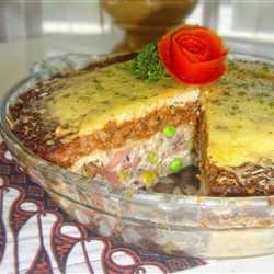 INDOMIE SCHOTEL WITH BOLOGNAISE TOPPING